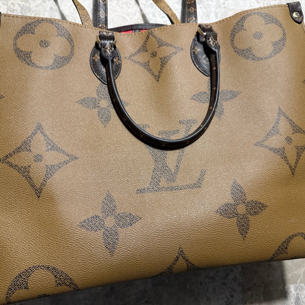 Fashion Bag-XL Tote-Excellent Exterior-Damaged Interior-AS IS